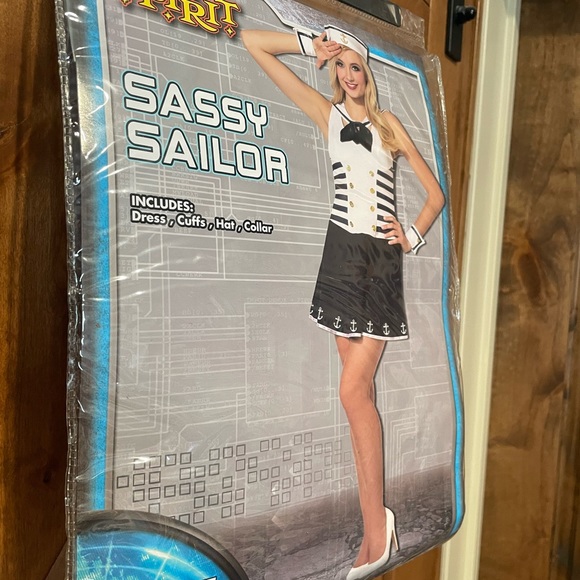 Sassy sailor costume size 8-10 - Picture 3 of 8